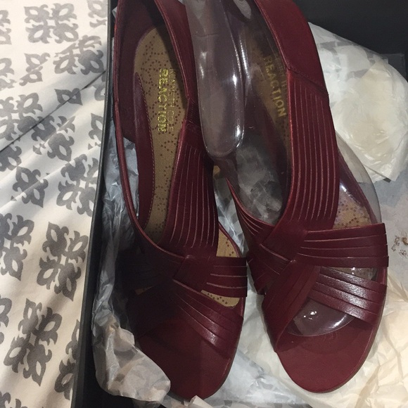 Kenneth Cole shoes. Size 8. Brand new still in box - Picture 6 of 6